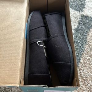 Toms Alpargata cotton canvas shoe. Black. Size 9.5.